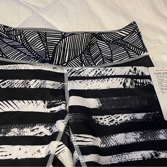 NWT Lululemon Wunder Under Crop II Full on Luon Palms Black White Leggings 6 - Picture 8 of 8